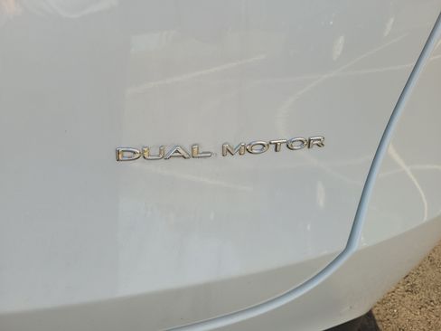 Used 2022 Tesla Model Y Long Range AWD/4WD image 30
