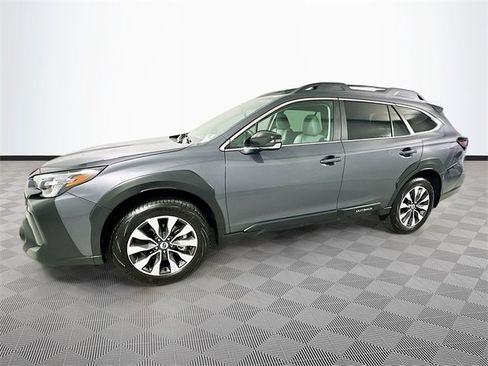 Used 2025 Subaru Outback Limited image 4