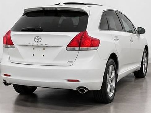 Used 2010 Toyota Venza AWD image 5