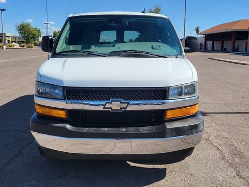 Used 2020 Chevrolet Express 2500 LT w/ LT Preferred Equipment Group RWD image 3