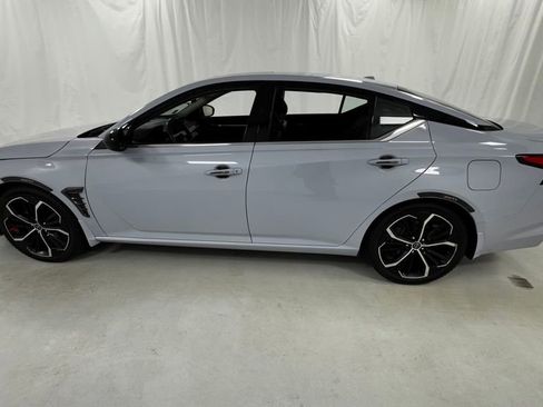 Used 2024 Nissan Altima 2.5 SR w/ SR Premium Package FWD image 6