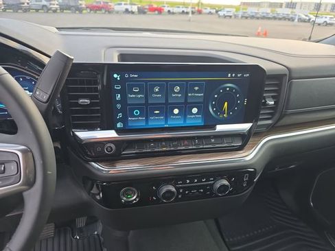Certified 2023 Chevrolet Silverado 1500 LT AWD/4WD image 19