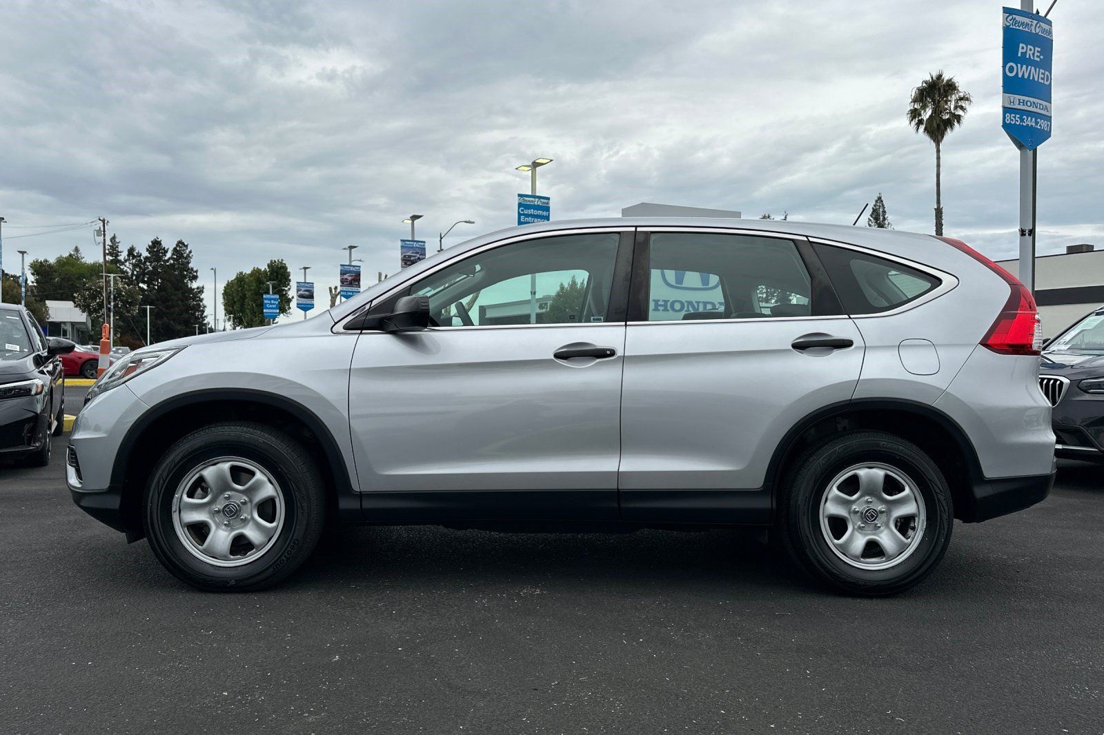 Used 2016 Honda CR-V LX image 2