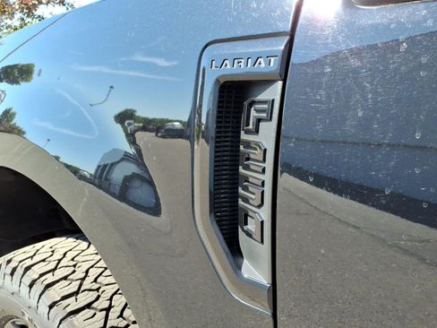 Used 2022 Ford F250 Lariat w/ Black Appearance Package AWD/4WD image 11