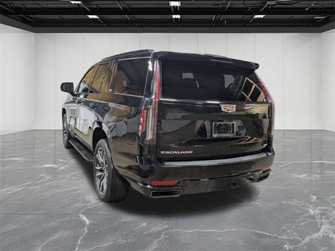 Used 2021 Cadillac Escalade Sport image 3