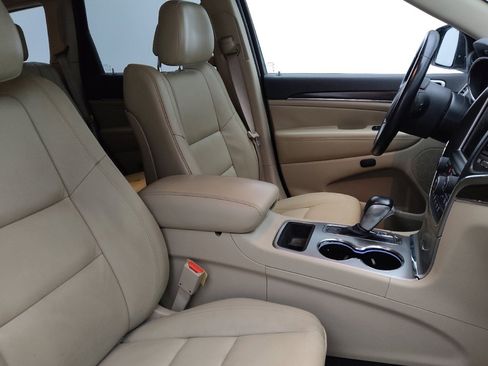 Used 2018 Jeep Grand Cherokee Limited image 21