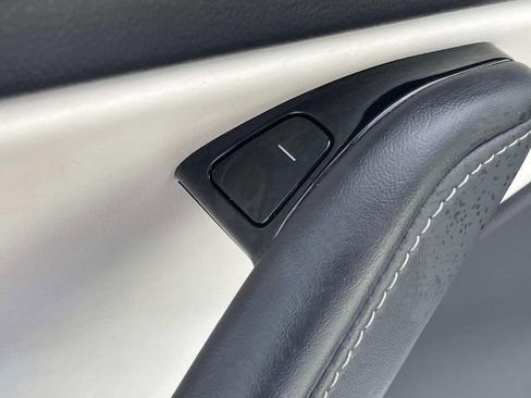 Used 2019 Tesla Model 3 Long Range image 17