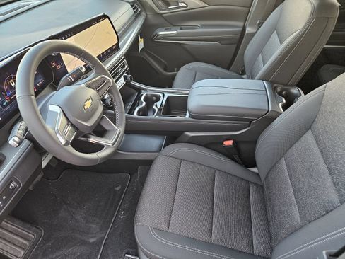 New 2027 Chevrolet Traverse LT FWD image 14
