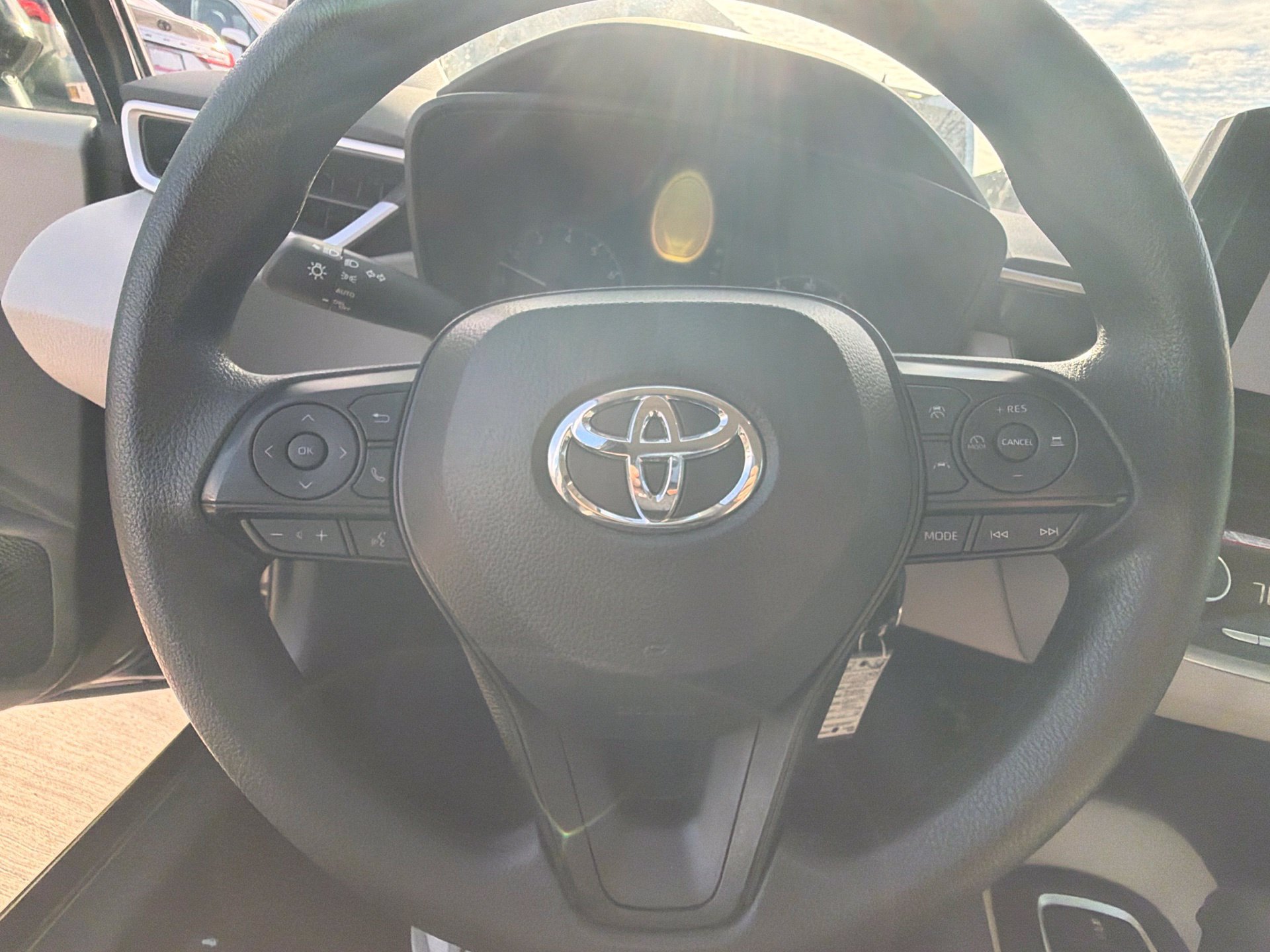 Certified 2025 Toyota Corolla LE FWD image 15