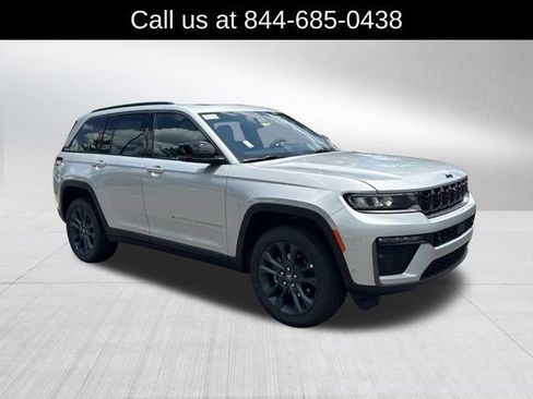 New 2026 Jeep Grand Cherokee Limited AWD/4WD image 3