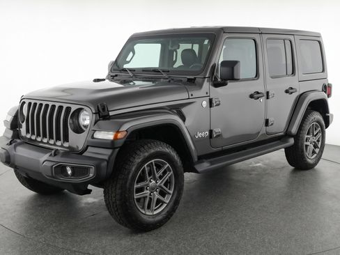 Used 2025 Jeep Wrangler Unlimited Sport AWD/4WD image 3
