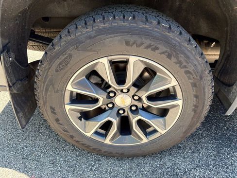 Certified 2024 Chevrolet Silverado 1500 LT AWD/4WD image 10