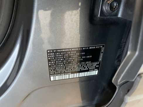 Used 2019 Volkswagen Tiguan SE image 26
