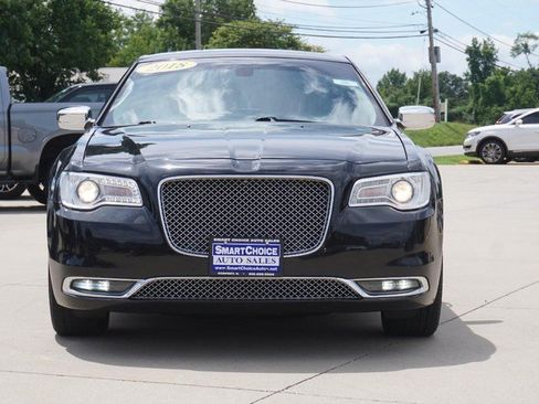 Used 2018 Chrysler 300 Limited AWD/4WD image 8
