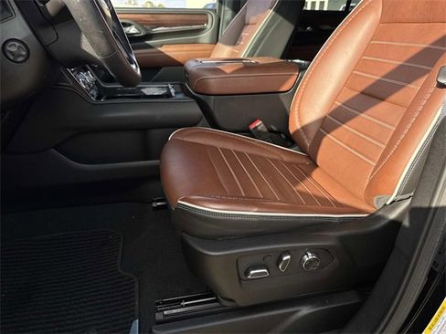 Used 2024 GMC Yukon Denali Ultimate image 22