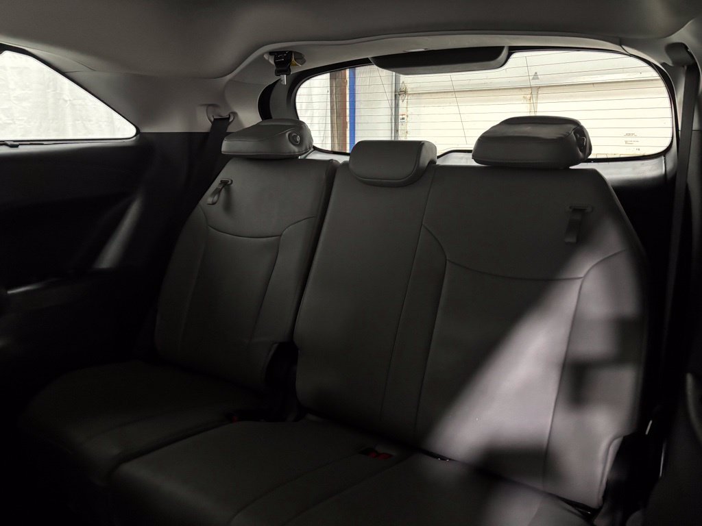 Used 2026 Toyota Sienna XLE FWD image 52