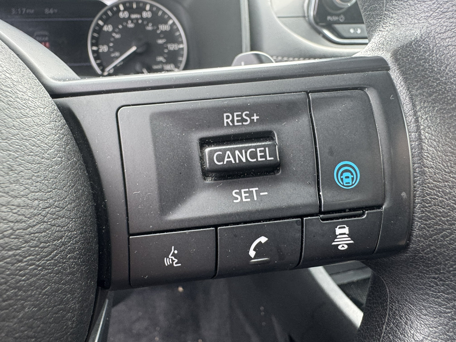 Used 2024 Nissan Rogue SV AWD/4WD image 33