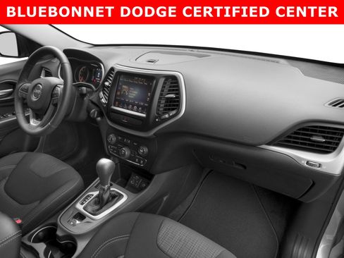Used 2017 Jeep Cherokee Latitude w/ Comfort/Convenience Group FWD image 10