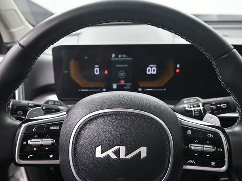 Certified 2025 Kia Sorento EX w/ EX Panoramic Sunroof Package image 15