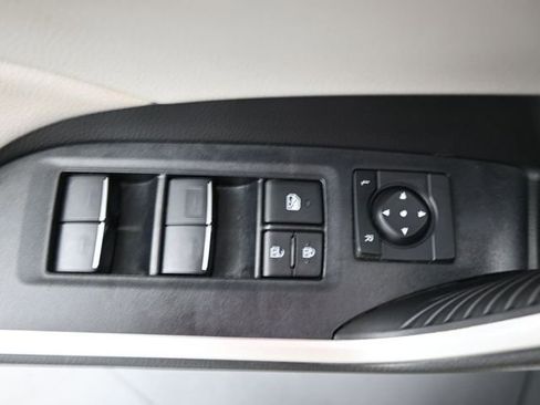 Used 2022 Toyota RAV4 XLE image 13