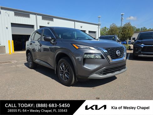 Used 2023 Nissan Rogue S FWD image 1