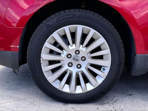 Used 2010 Lincoln MKT 2WD image 9