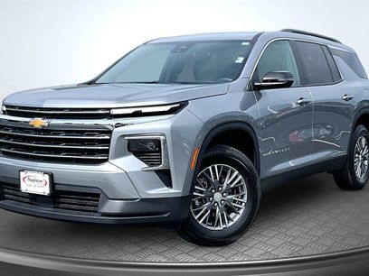 Used 2026 Chevrolet Traverse LT