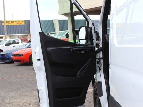 Used 2025 Mercedes-Benz Sprinter 2500 image 23