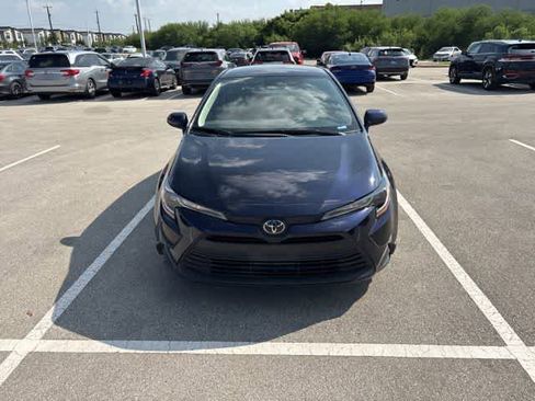 Used 2025 Toyota Corolla LE FWD image 8