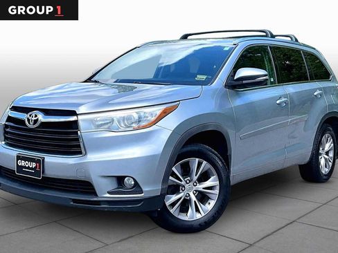 Used 2015 Toyota Highlander XLE AWD/4WD image 1