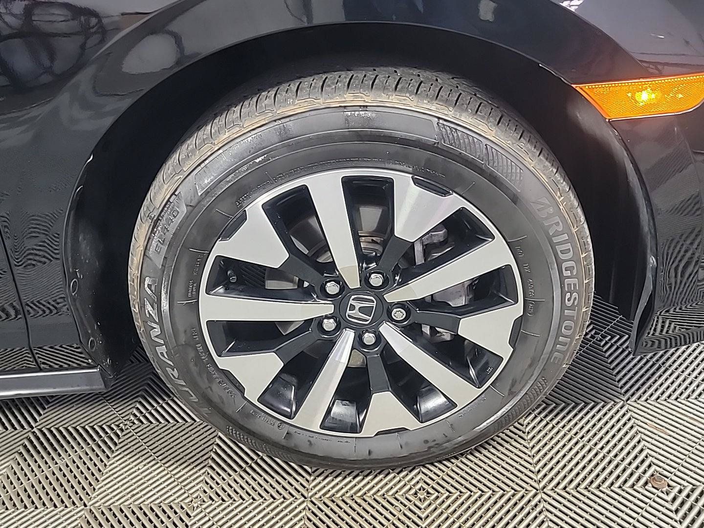Certified 2025 Honda Odyssey EX-L image 3