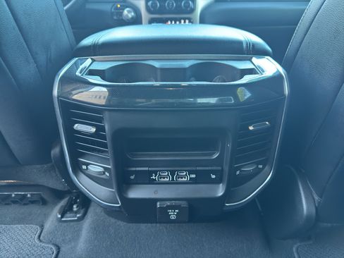 Used 2019 RAM 1500 Laramie AWD/4WD image 19