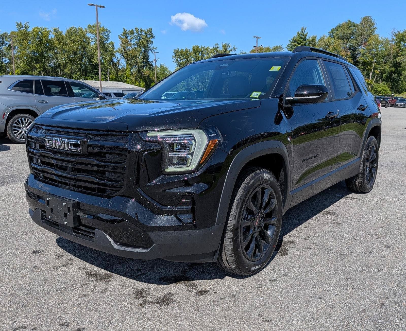 New 2027 GMC Terrain Elevation w/ Elevation Premium Package AWD/4WD image 3