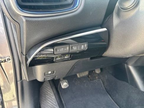 Used 2019 Toyota Prius Limited FWD image 24