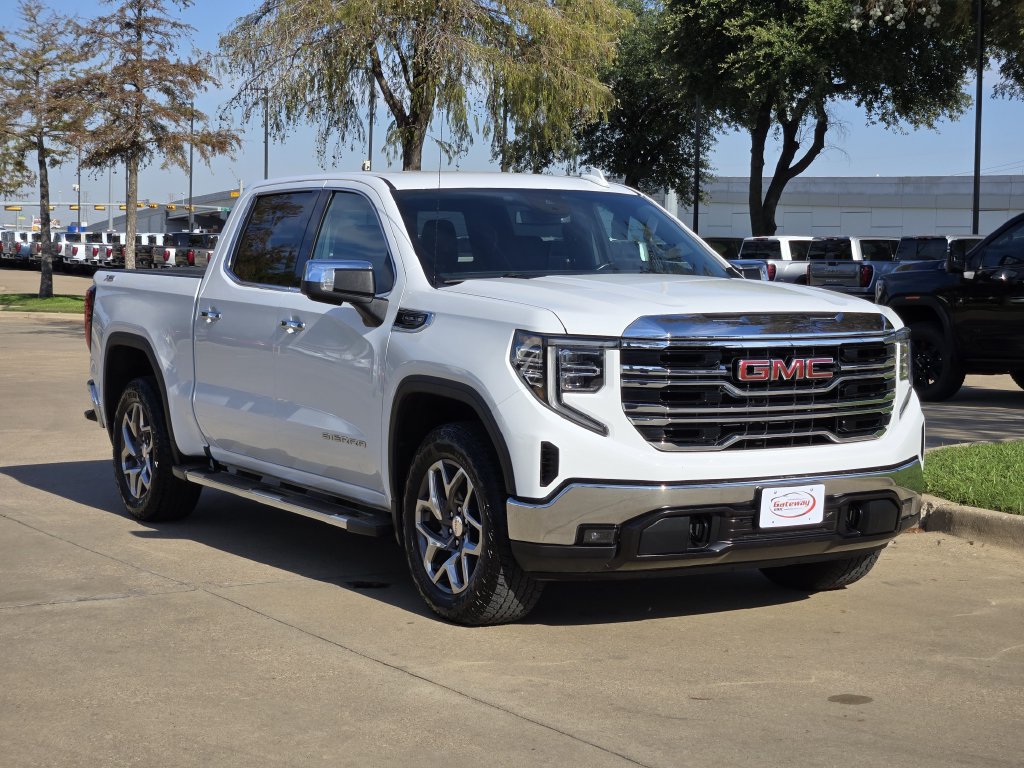Used 2023 GMC Sierra 1500 SLT w/ SLT Premium Package AWD/4WD image 3