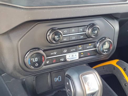 Used 2024 Ford Bronco Badlands AWD/4WD image 15