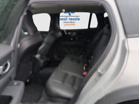 Used 2025 Volvo V60 B5 Cross Country Plus image 16