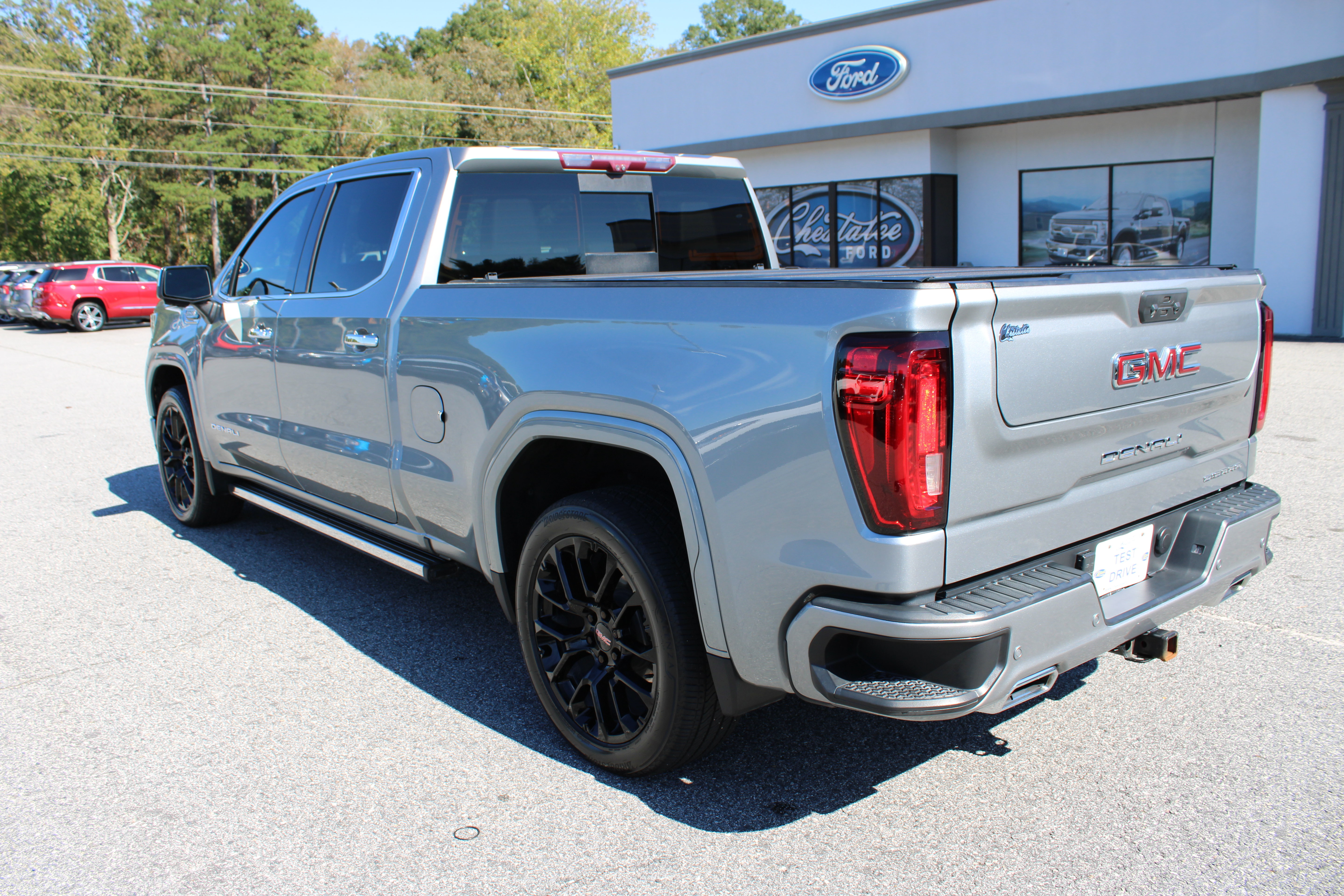 Used 2023 GMC Sierra 1500 Denali w/ Denali Reserve Package AWD/4WD image 8