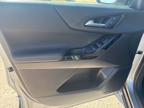 Used 2025 Chevrolet Equinox LT image 23