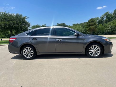 Used 2014 Toyota Avalon XLE Premium FWD image 5
