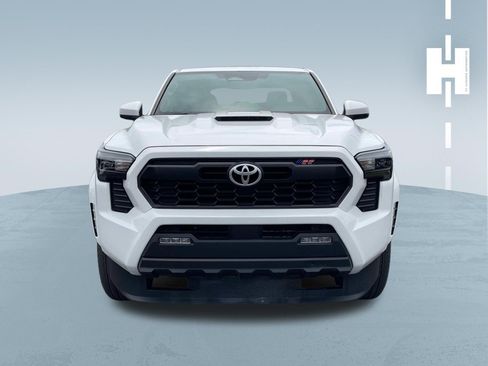 Used 2024 Toyota Tacoma TRD Sport RWD image 2