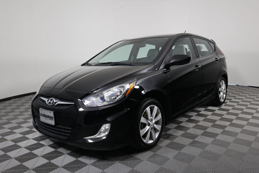 Used 2012 Hyundai Accent SE FWD image 5