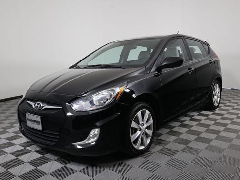 Used 2012 Hyundai Accent SE FWD image 5