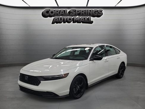 Certified 2025 Honda Accord SE image 3