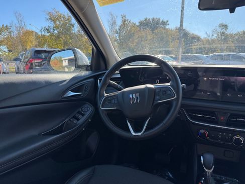 Used 2025 Buick Encore GX Preferred image 32