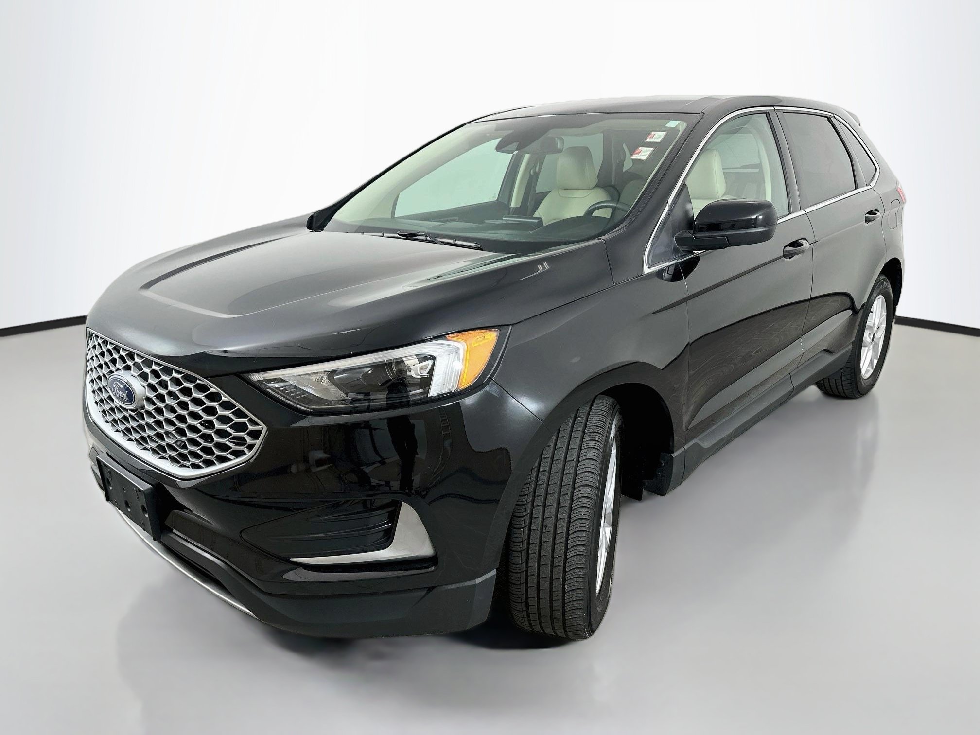 Used 2024 Ford Edge SEL AWD/4WD image 3