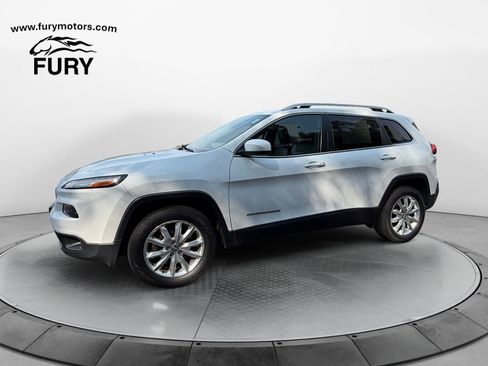 Used 2017 Jeep Cherokee Limited AWD/4WD image 8