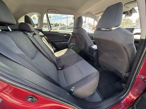 Used 2022 Toyota RAV4 XLE FWD image 15