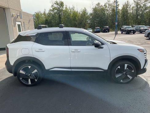 Used 2026 Nissan Kicks SR w/ Cold Weather Package AWD/4WD image 4