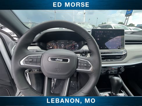 Used 2025 Jeep Compass Limited AWD/4WD image 11
